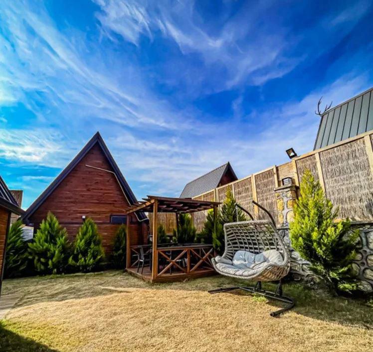 8 adet özel jakuzili ve havuzlu bungalow: